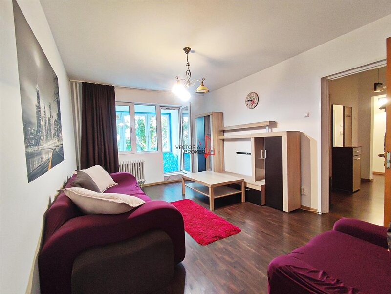 Doamna Ghica, intersectie, planul doi, prima inchiriere apartament decomandat, et. 3,