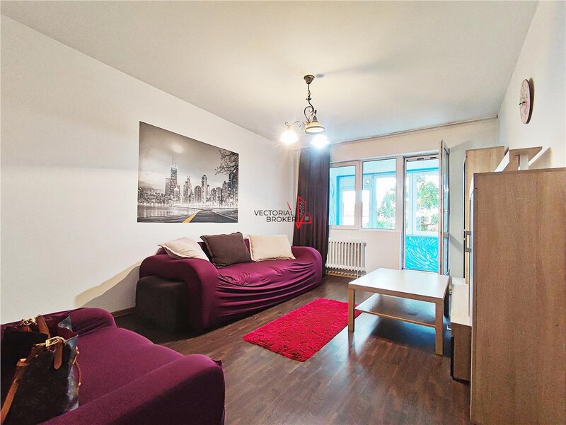 Doamna Ghica, intersectie, planul doi, prima inchiriere apartament decomandat, et. 3,