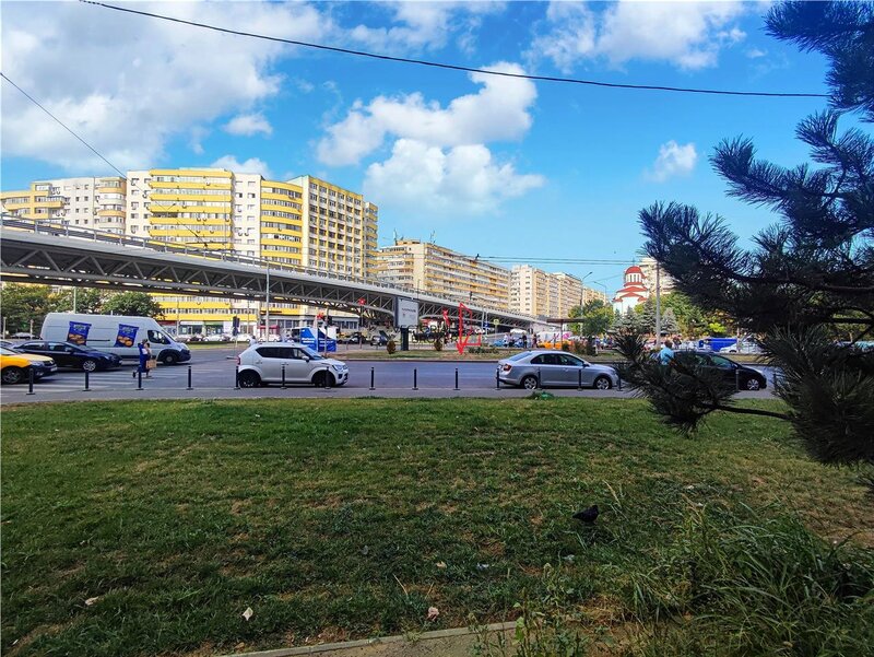 Doamna Ghica, intersectie, planul doi, prima inchiriere apartament decomandat, et. 3,